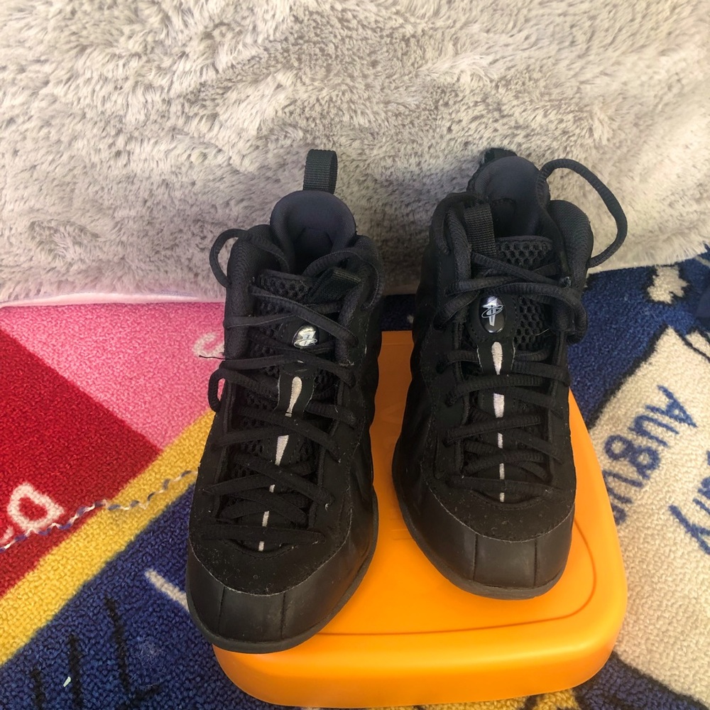 Nike little posite one